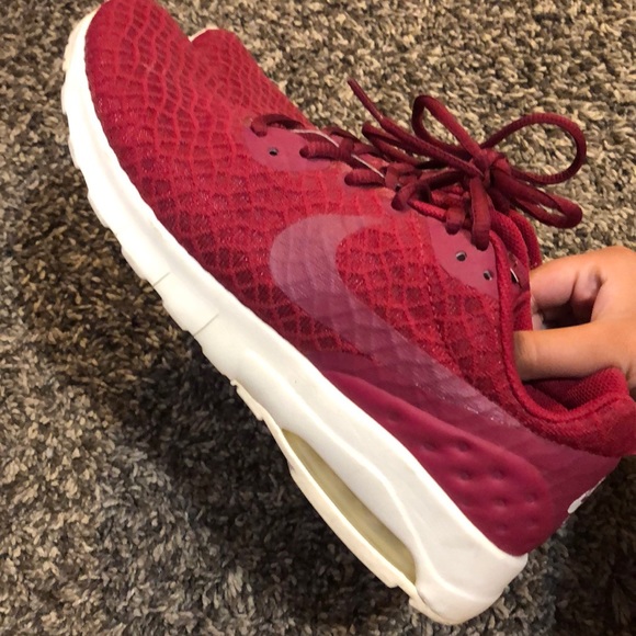 Nike Air athletic shoes - Picture 3 of 7